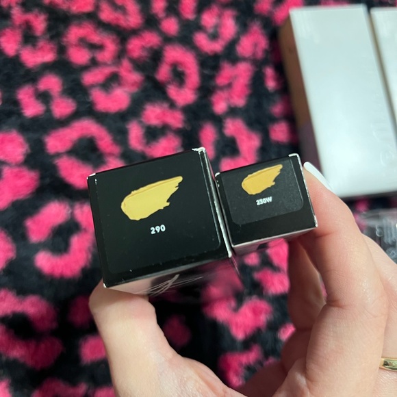 Fenty beauty & r.e.m beauty makeup bundle - Picture 4 of 4